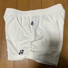 ヨネックス ホワイト ショートパンツMの画像