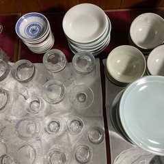 食器、グラス、お皿の画像