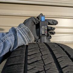 【2023年製】⭐️ブリヂストン⭐️VRX2 215/60R16 アルミホイール付き の画像