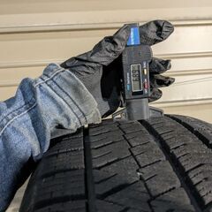 【2023年製】⭐️ブリヂストン⭐️VRX2 215/60R16 アルミホイール付き の画像