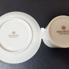 新品未使用、箱付。MIKIMOTO(ミキモト) 宝石のような極上感。デミタスカップ ペア、いかがでしょうか？の画像
