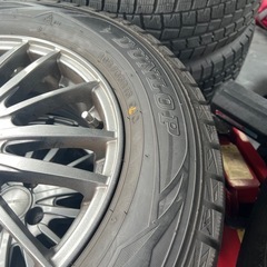 205/60r15 94Qスタッドレスタイヤダンロップ4本(タイヤのみ)の画像