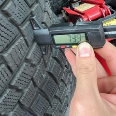 205/60r15 94Qスタッドレスタイヤダンロップ4本(タイヤのみ)の画像