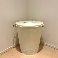 【IKEA】蓋付きゴミ箱　白の画像