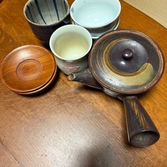 【無料】急須、湯呑み茶碗4個、木製湯呑みコースター3枚セットの画像