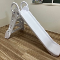 白の滑り台おりたたみ