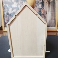 ！小物収納ケース。山小屋のようなフォルムが可愛らしいお品、いかがでしょうか？の画像