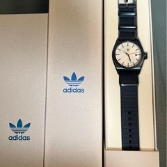 adidas 腕時計 ワケありの画像