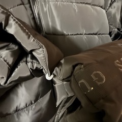 GUESS ゲス ダウンジャケット アウター ブラック メンズの画像