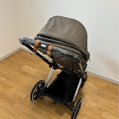 定価約12万　サイベックス　プリアム　ベビーカーの画像