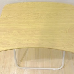 折りたたみデスクの画像