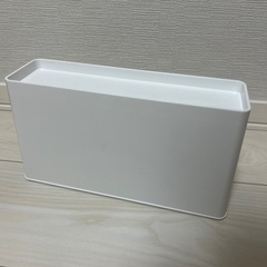 ニトリ　ティッシュケース　小物トレー付きの画像