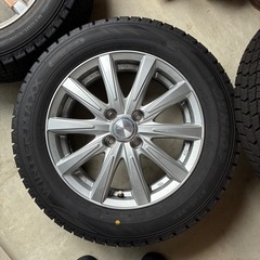 スタッドレスタイヤ４本セットの画像
