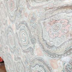 超大判。淡い透け感が上品可憐なたっぷりサイズのストール、いかがでしょうか？の画像