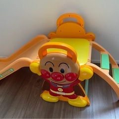 アンパンマン滑り台の画像