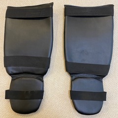 キックボクシングレッグガードの画像