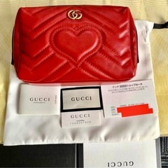新品 GUCCI レッド GGマーモント キルティング ハート ポーチ バッグの画像
