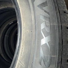 冬215/60R16 21 年製の画像