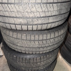 冬215/60R16 21 年製の画像