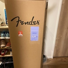 fender エレキギター　ダンボールと梱包資材の画像