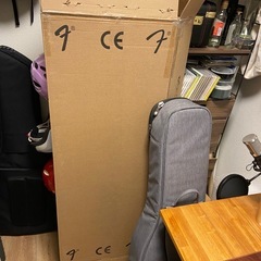 fender エレキギター　ダンボールと梱包資材の画像
