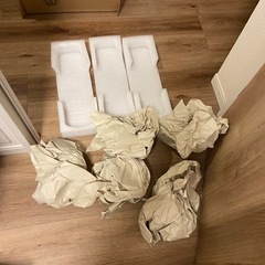 fender エレキギター　ダンボールと梱包資材の画像