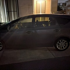 プリウスαの画像
