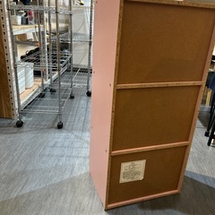 【カラーボックス　ピンク29×42×89】クリーニング済み　シミあり【管理番号1109】仲の画像