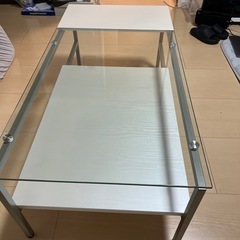 センターガラステーブル　の画像