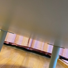 ホワイト円形ローテーブルの画像