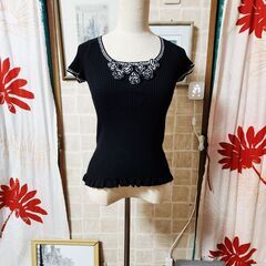 小悪魔的可愛らしさの黒アンサンブル、いかがでしょうか？の画像