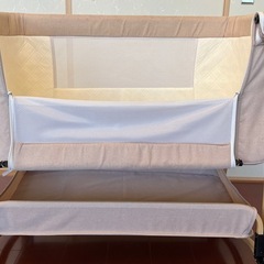 ベビーベッドの画像