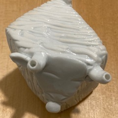 牛の置物の画像