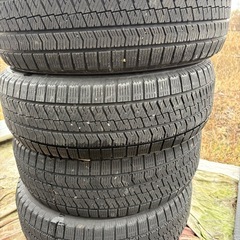 ブリジストン冬タイヤ225/60R17の画像