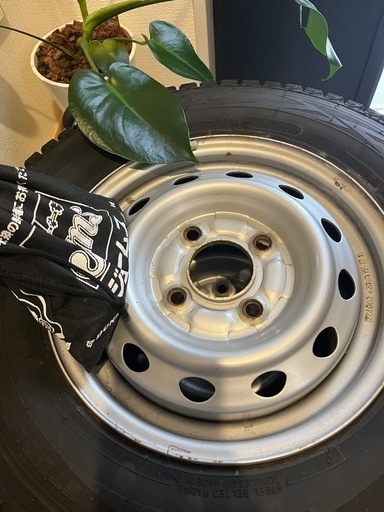 145R12 スタッドレス　4穴