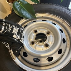 145R12 スタッドレス　4穴の画像