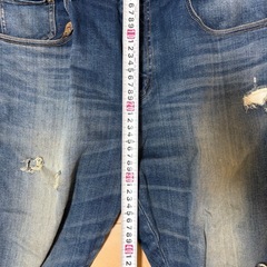 AZUL ダメージ加工 スリムフィットデニムの画像