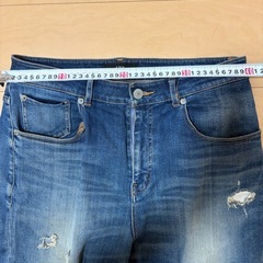 AZUL ダメージ加工 スリムフィットデニムの画像
