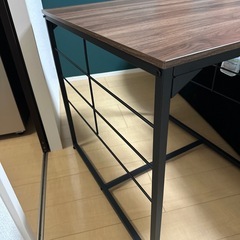 ダイニングテーブル
の画像