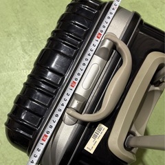 日曜処分　スーツケースの画像