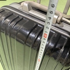 日曜処分　スーツケースの画像