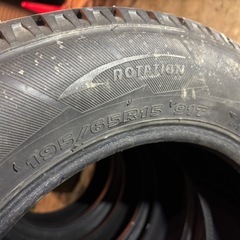 スパイクタイヤ　4本セットの画像