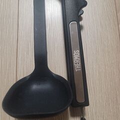 トング　お玉　シリコン調理器具　THERMOSの画像
