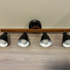 エアリゾーム　天然木を使用した4灯シーリングライトの画像