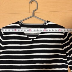 AZUL ストライプ Vネック 長袖ニットの画像