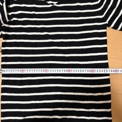 AZUL ストライプ Vネック 長袖ニットの画像