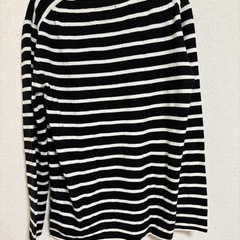 AZUL ストライプ Vネック 長袖ニットの画像