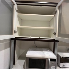 食器棚の画像