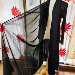 シンプル、実はドレッシー。薄手で柔らか。細かなプリーツがたまらないデザイン力のロングスタイルカーディガン、いかがでしょうか？の画像