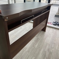 オフィスデスクの画像